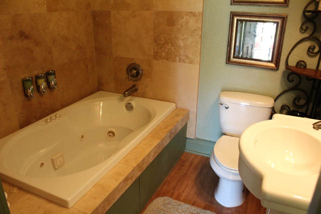 Silver Sycamore Bed & Breakfast 